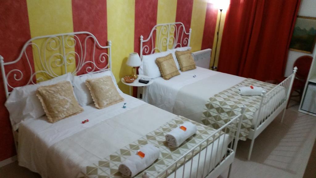 Mi Casa Es Tambien Tu Casa 2 Bed & Breakfast Verona Phòng bức ảnh