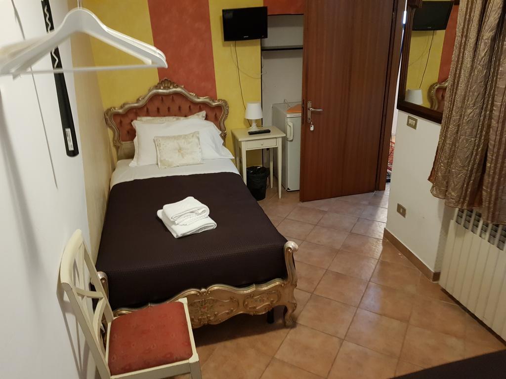 Mi Casa Es Tambien Tu Casa 2 Bed & Breakfast Verona Ngoại thất bức ảnh